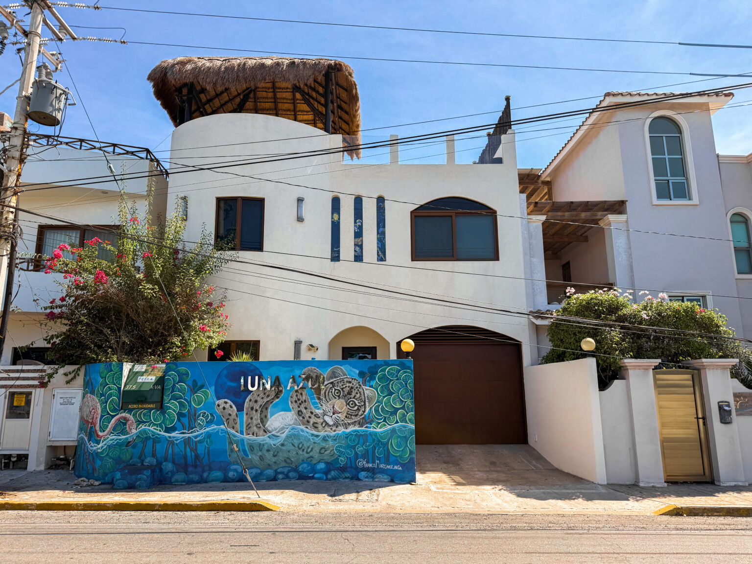 Casa Luna Azul ext. front view